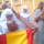 Mozambique: hermosa procesión por España. Santo Cristo, bandera española ... y "El Novio de la Muerte"